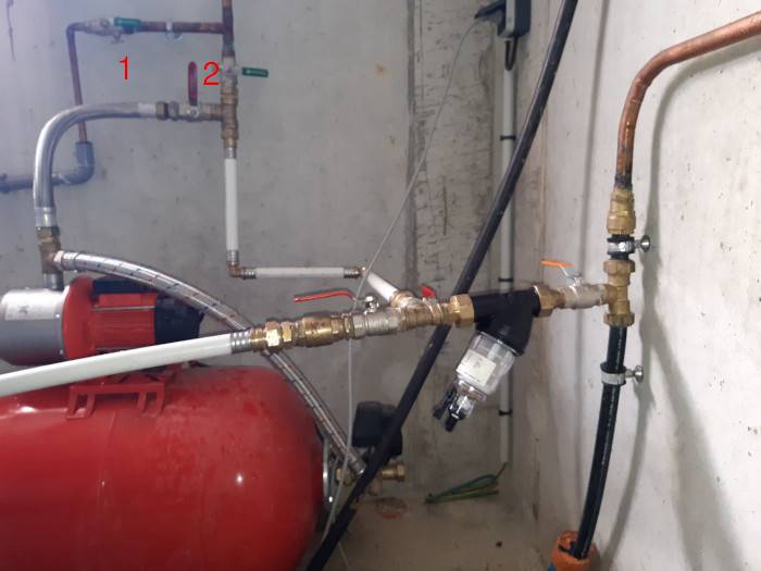 caveeau02valves_robinets.jpg caveeau02valves_robinets.jpg